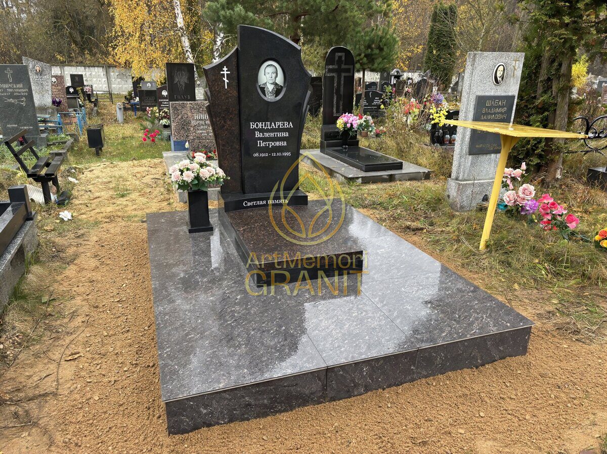Вертикальные памятники в Минске - artmemorigranit