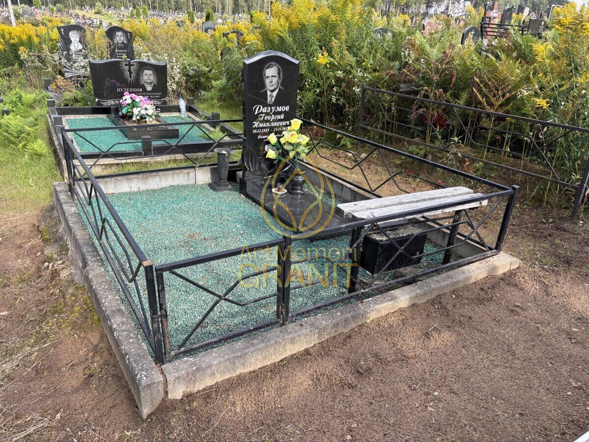 Благоустройство могил на кладбище в Минске от АртМемориГранит