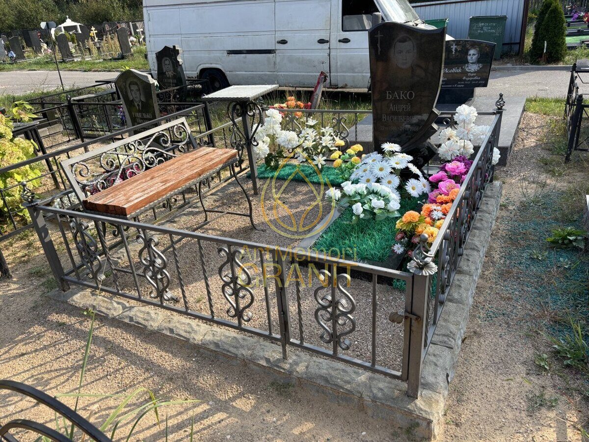 Благоустройство могил из мрамора в Минске  от Студии АртМемориГранит